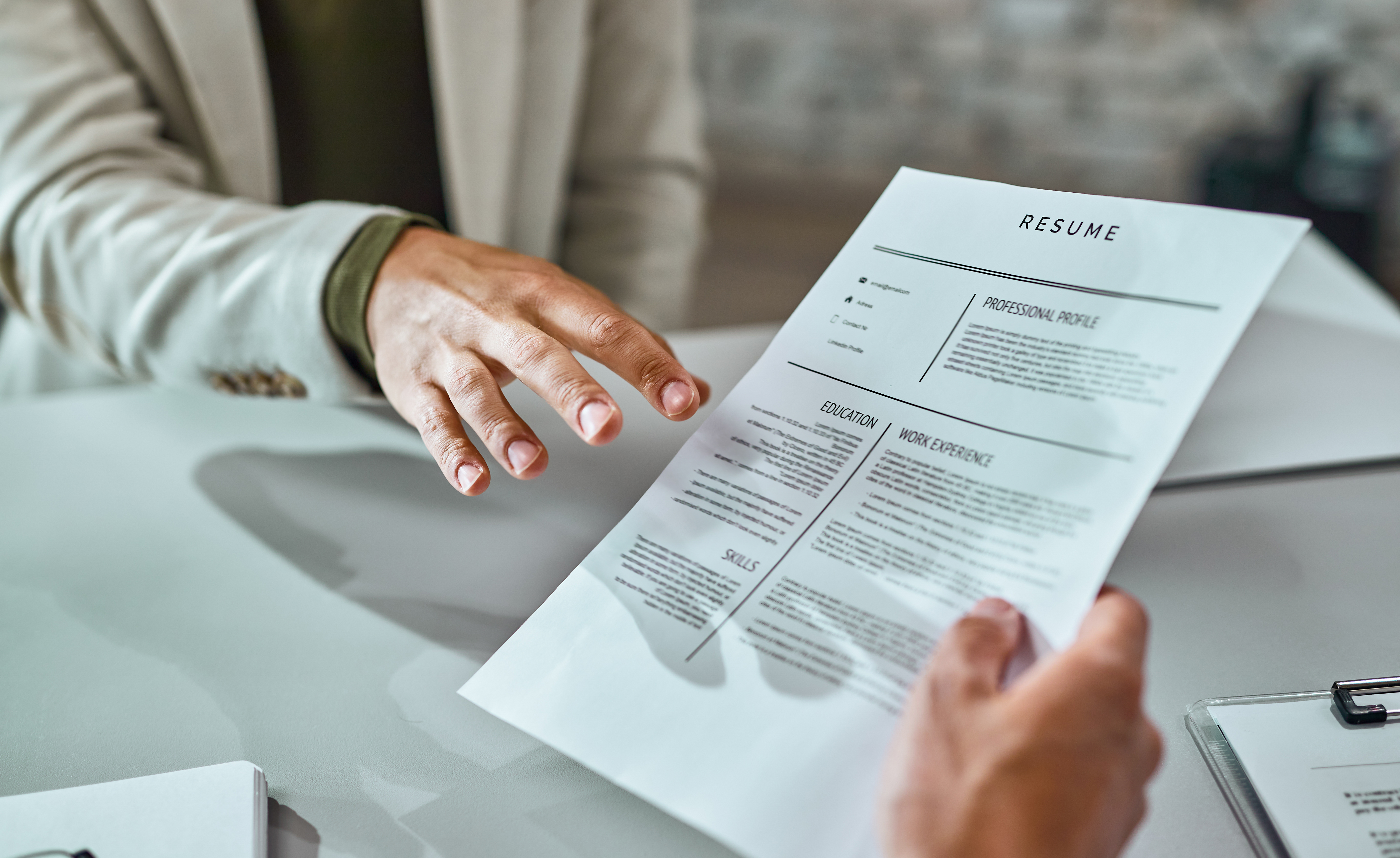 Thumbnail for CV và Resume: Khác nhau thế nào? Cách chọn đúng cho từng công việc